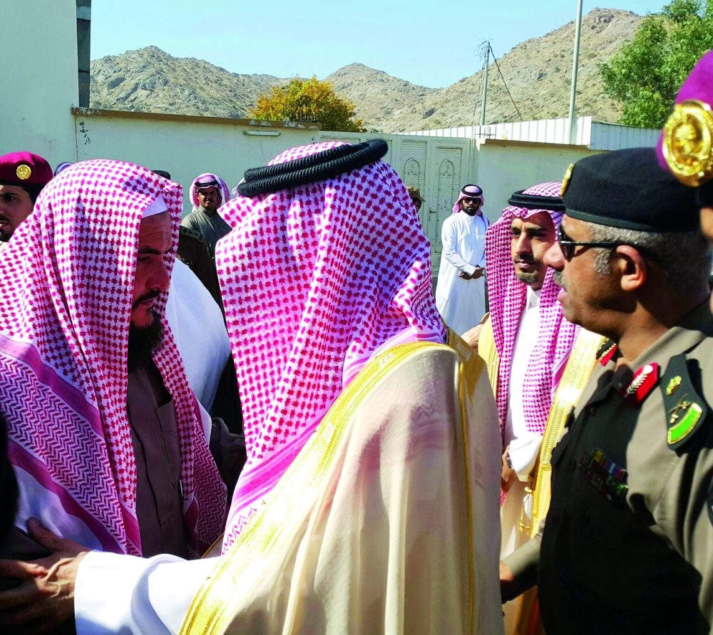 أمير عسير مواسيا أسرة الشهيد الشهري.