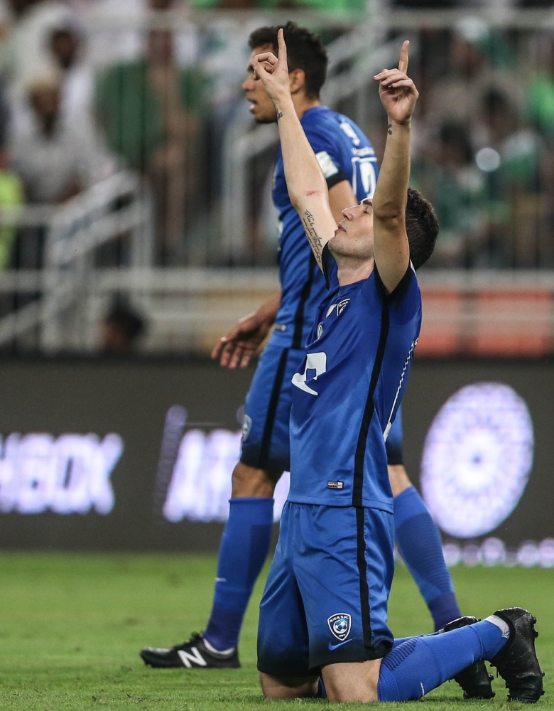 ليو بعد تسجيله الهدف الأول للهلال. (تصوير: عبدالغني بشير)