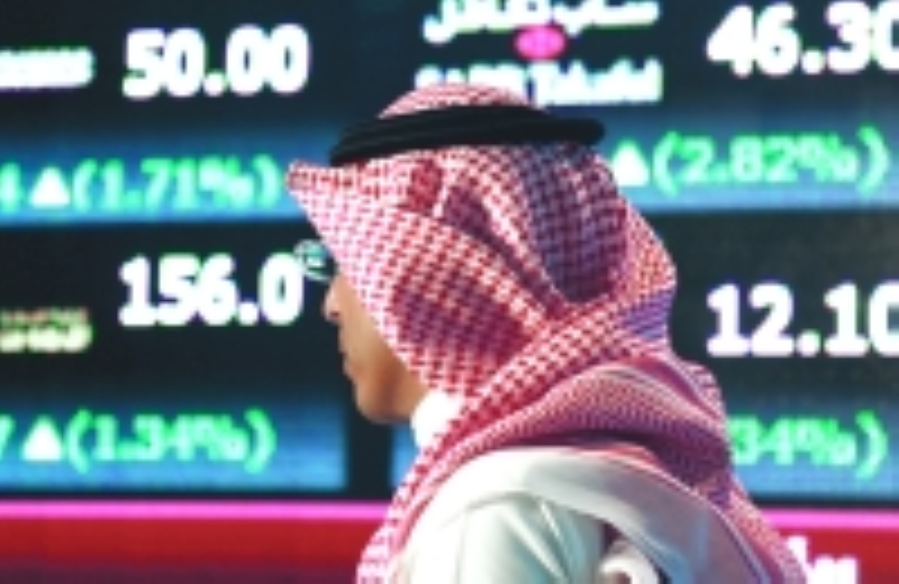  المستثمرون في سوق الأسهم السعودية ينتظرون اكتمال ظهور نتائج الربع الأخير لتحديد أهدافهم القادمة. (عكاظ)