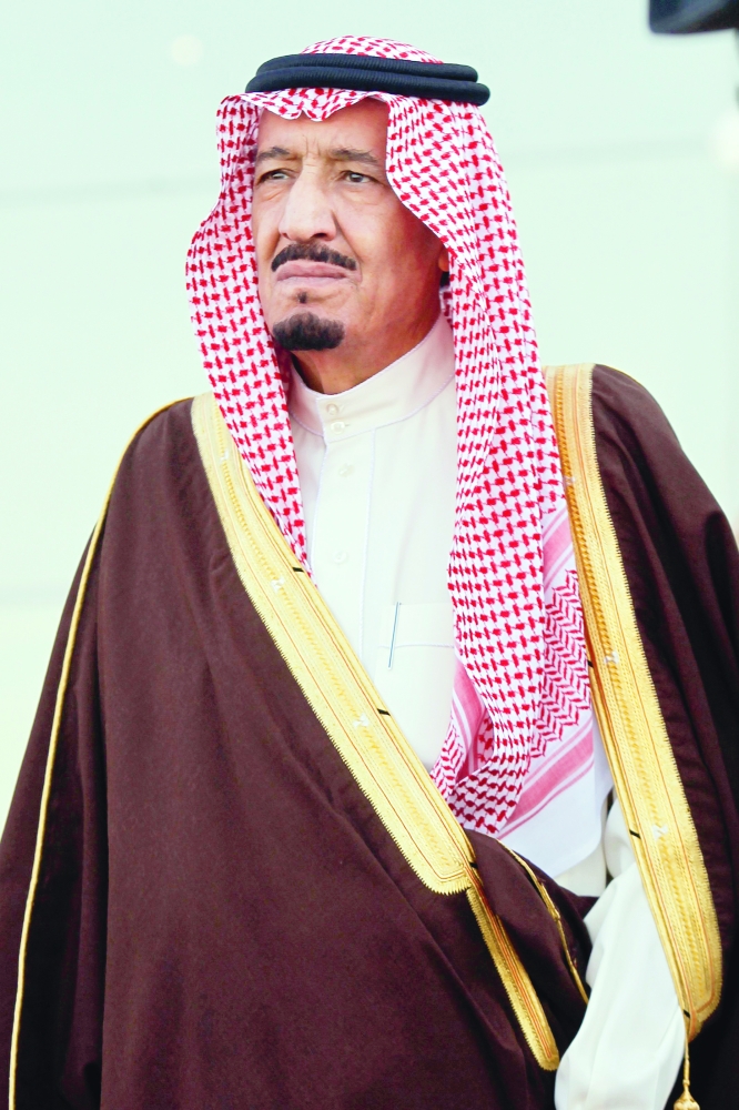 Saudi Arabia's Crown Prince Salman bin Abdulaziz  looks on during a graduation ceremony for Royal Saudi Air Force officers at King Faisal Air Academy in Riyadh January 1, 2013. REUTERS/Fahad Shadeed (SAUDI ARABIA - Tags: MILITARY POLITICS ROYALS)