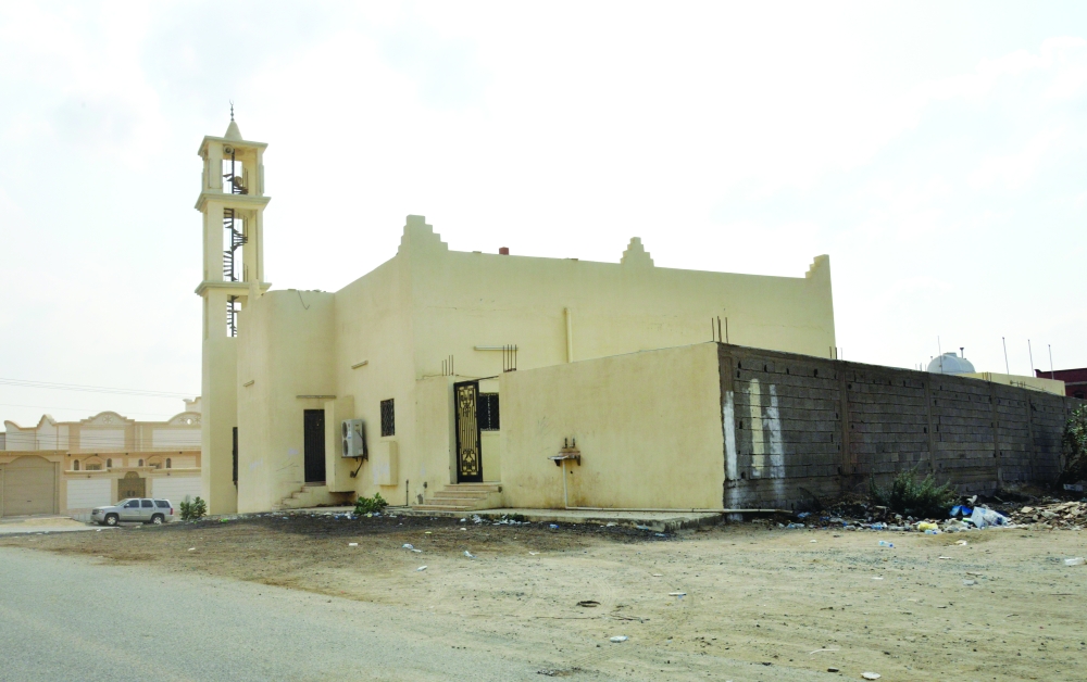 



المسجد الذي طوقه الأمن حفاظاً على المصلين. (تصوير: موسى الأحمري)