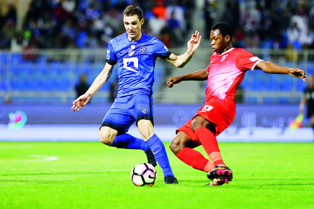 جانب من مباراة الهلال والوحدة في دوري جميل. 