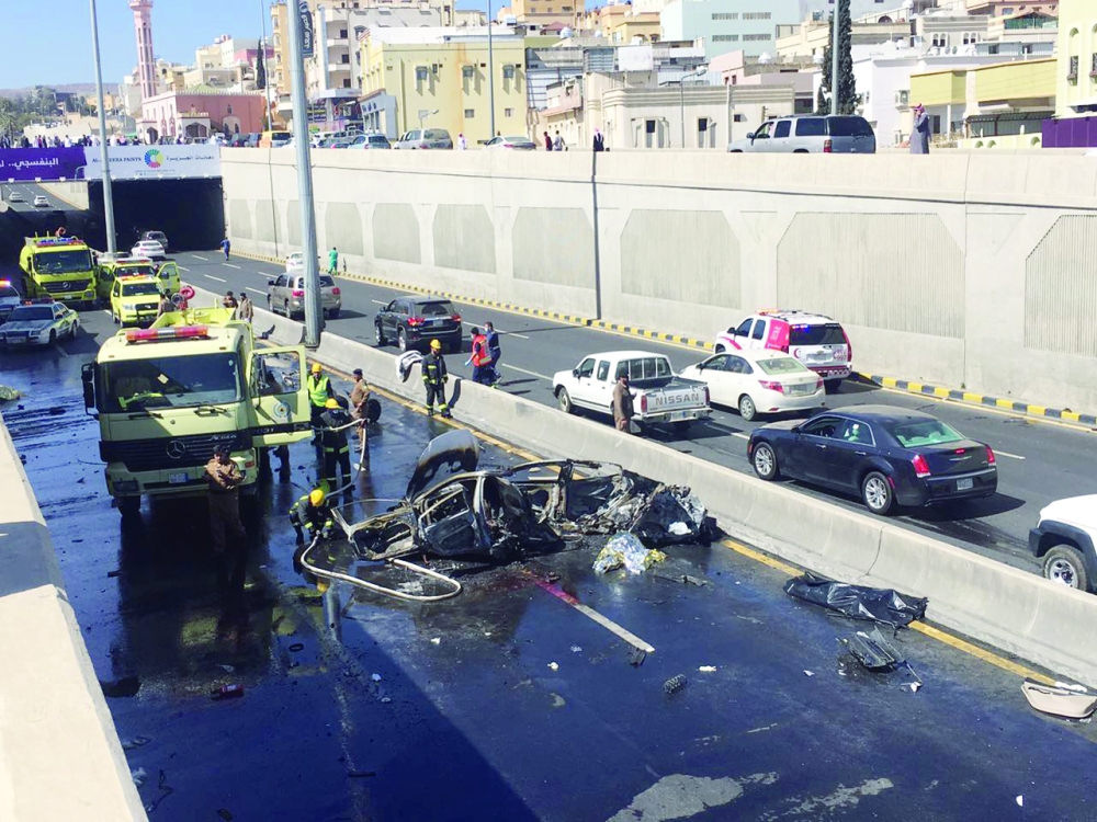 الفرق الأمنية خلال مباشرة موقع الحادثة.