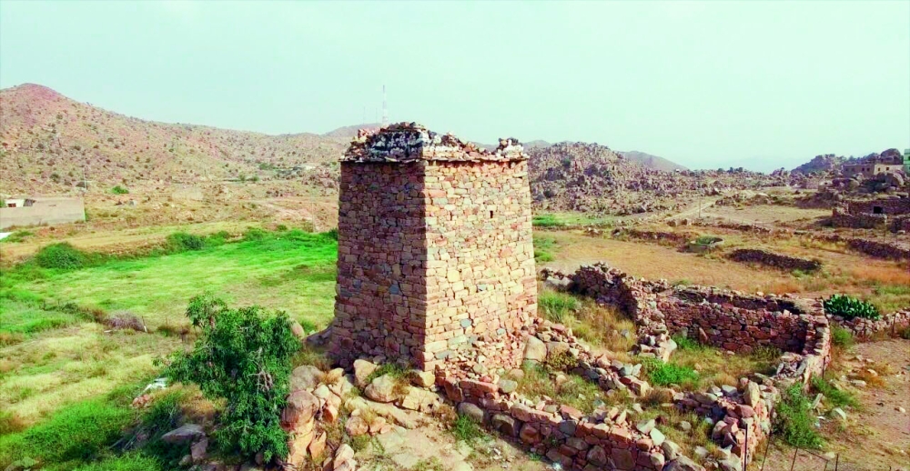 



أحد الآثار في قرية حليمة السعدية.  (تصوير: عوض المالكي)