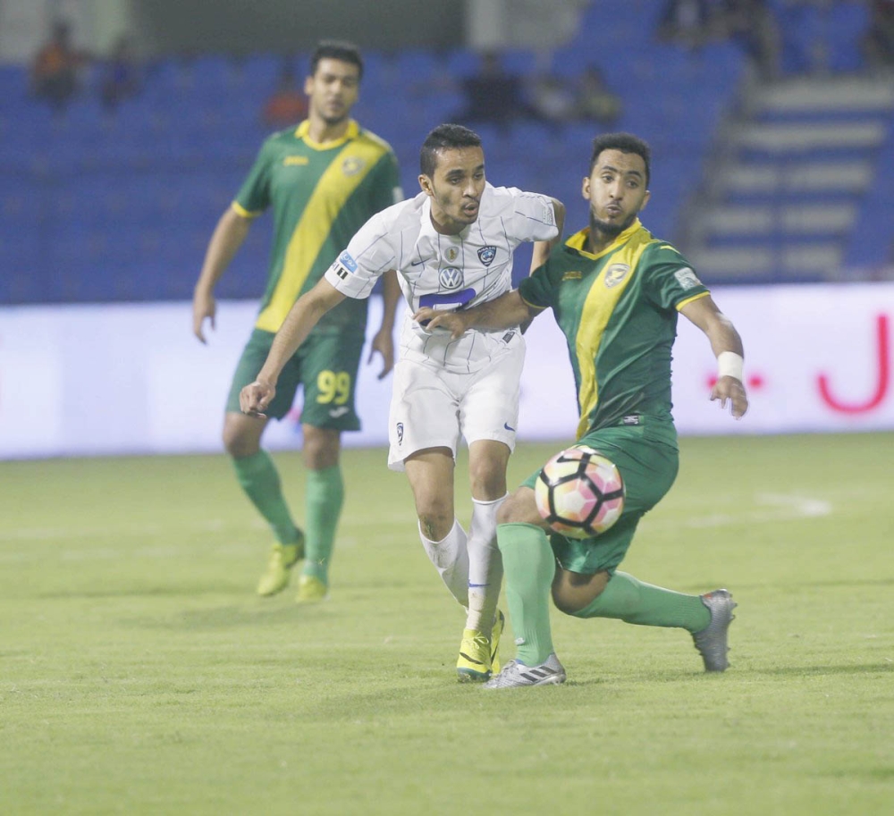 الهلال يبحث عن نقاط اللقاء. (عكاظ)