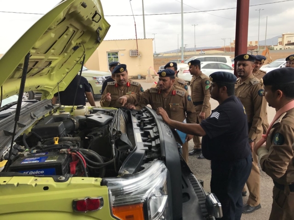  مدير الدفاع المدني في جازان يتفقد الاليات 