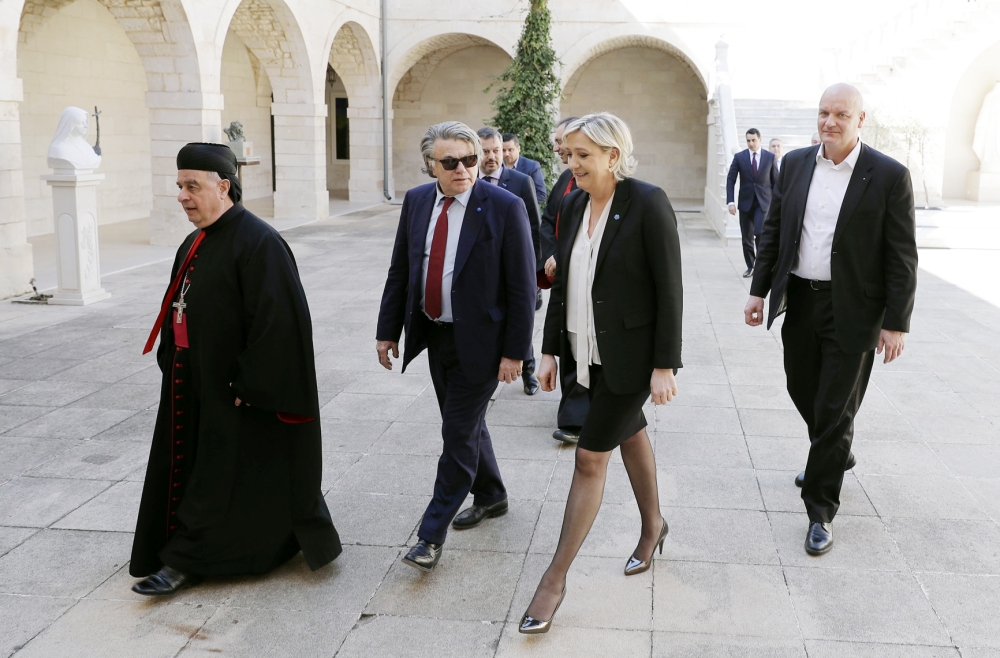 لوبان في طريقها للقاء الكاردينال الماروني بشار الراعي في بيروت. (أ.ف.ب)