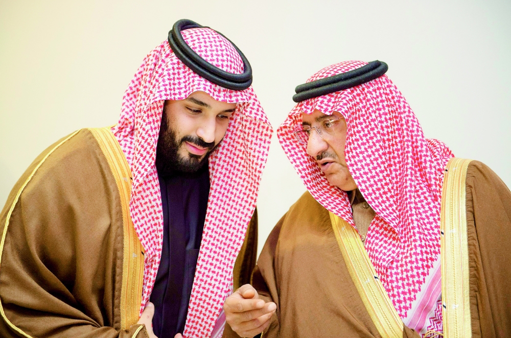 الأمير محمد بن نايف في حديث أخوي مع الأمير محمد بن سلمان. (واس)