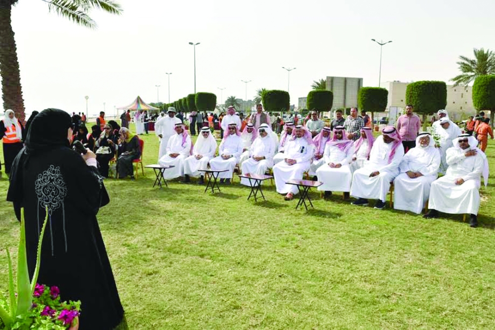 المشاركون في الحملة. (عكاظ)