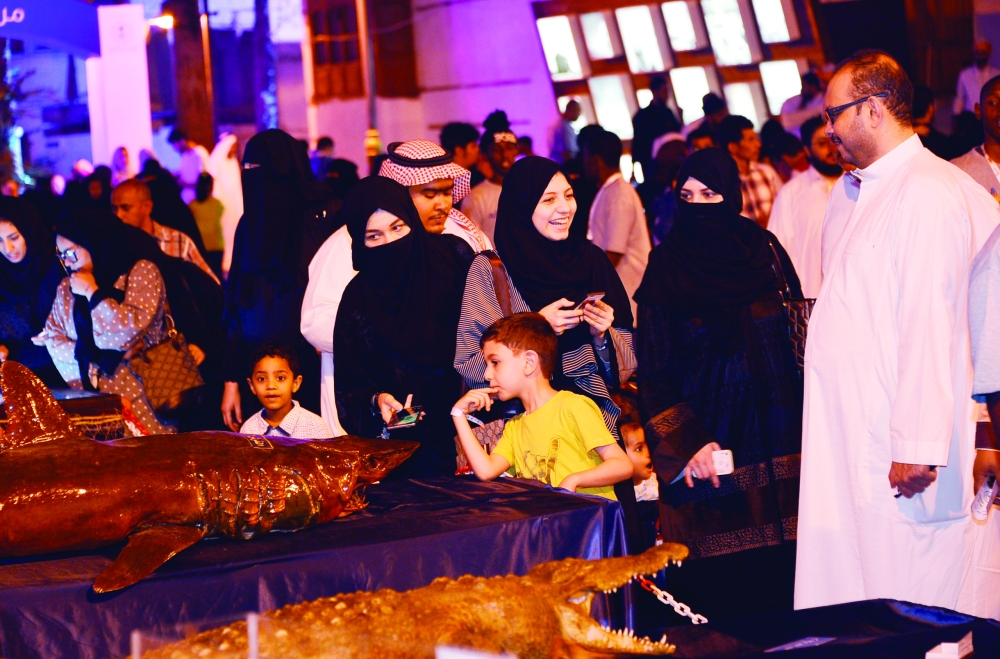 فعاليات مهرجان جدة جذبت الزوار. (تصوير: ناصر محسن)