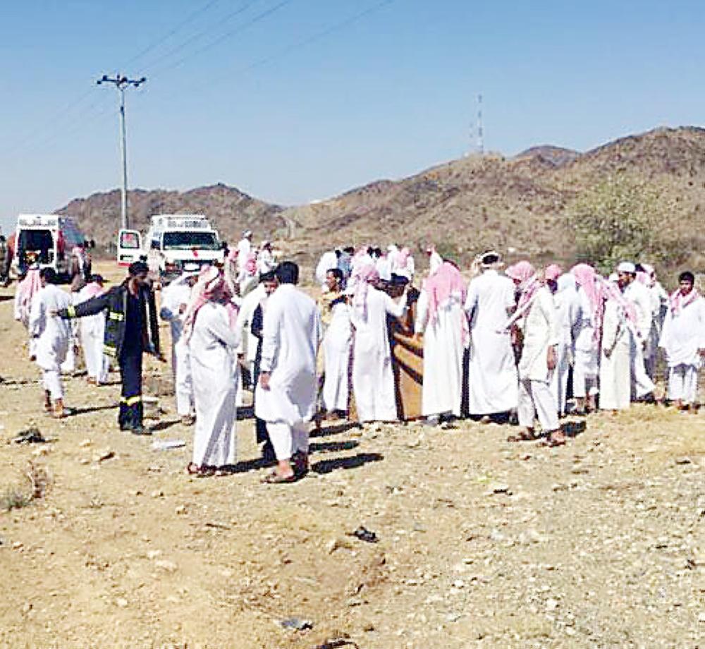 



تجمع أمام حادث الانقلاب.