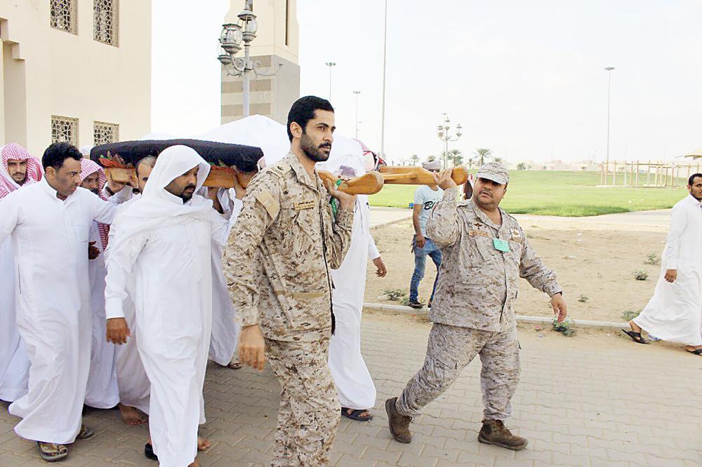 



أثناء تشييع جثمان الشهيد الحمدي.