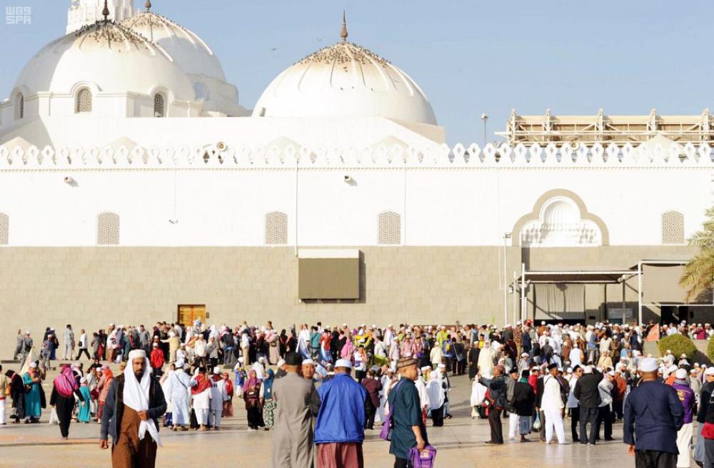 



مسجد قباء يغص بالزوار.