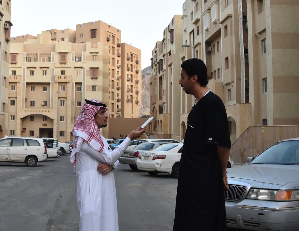 أحد سكان الحي يتحدث لـ«عكاظ» عن معاناته.