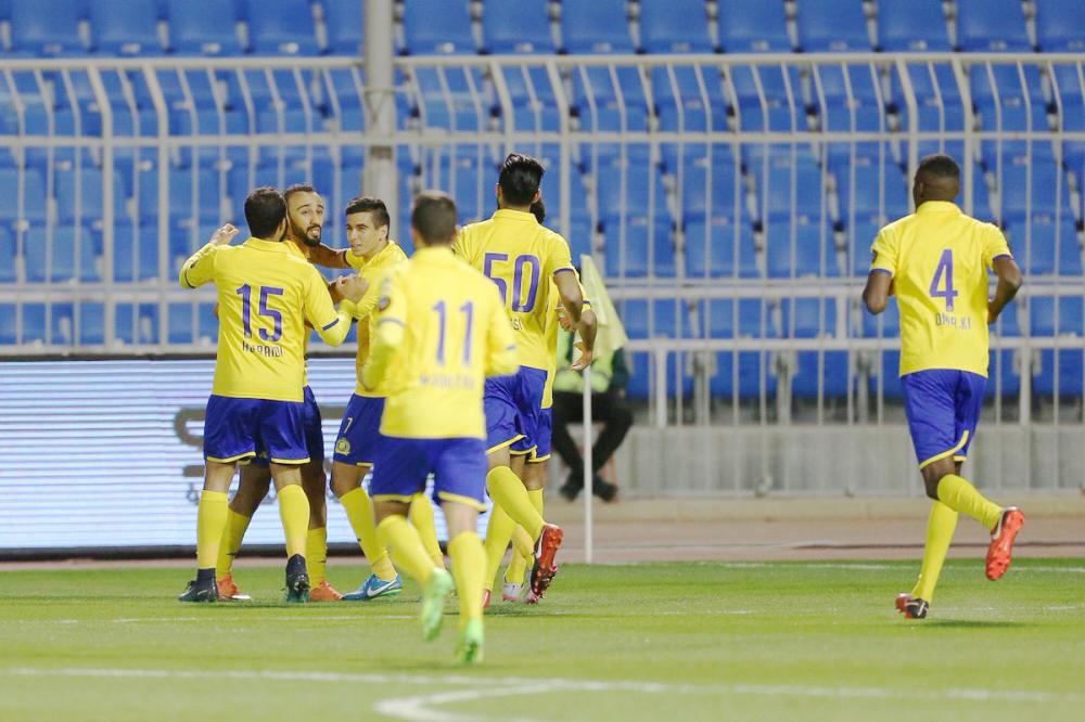 



فرحة لاعبي النصر بهدف السهلاوي في مرمى أحد.