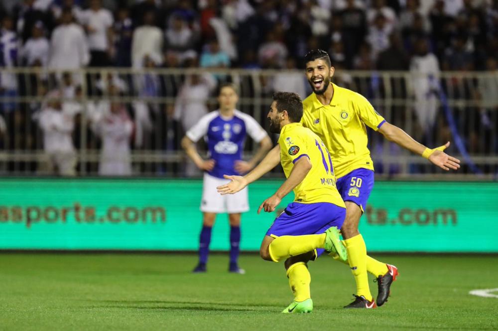 فرحة عربية أفريقية تجمع محترفي النصر فوزير وساسي.