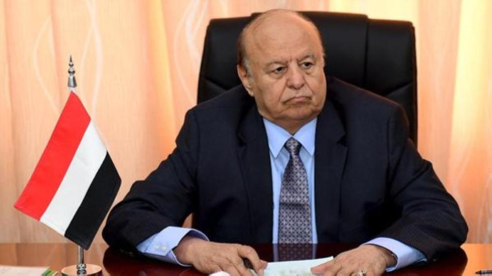 Yemen's President Abd-Rabbu Mansour Hadi sits during a meeting with government officials in the country's southern port city of Aden, December 1, 2015. REUTERS/Stringer EDITORIAL USE ONLY. NO RESALES. NO ARCHIVE