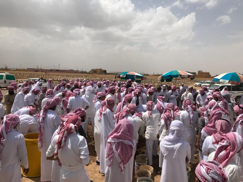 صور من أداء الصلاة على شهيد الواجب في بيشة