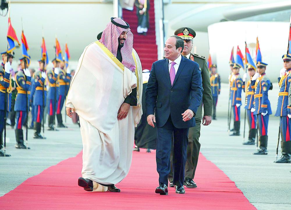 Egyptian President Abdel Fattah al-Sisi (R) welcomes Saudi Crown Prince Mohammad Bin Salman (L) at Cairo Airport, Egypt, March 4, 2018. in this handout picture courtesy of the Egyptian Presidency. The Egyptian Presidency/Handout via REUTERS ATTENTION EDITORS - THIS IMAGE WAS PROVIDED BY A THIRD PARTY