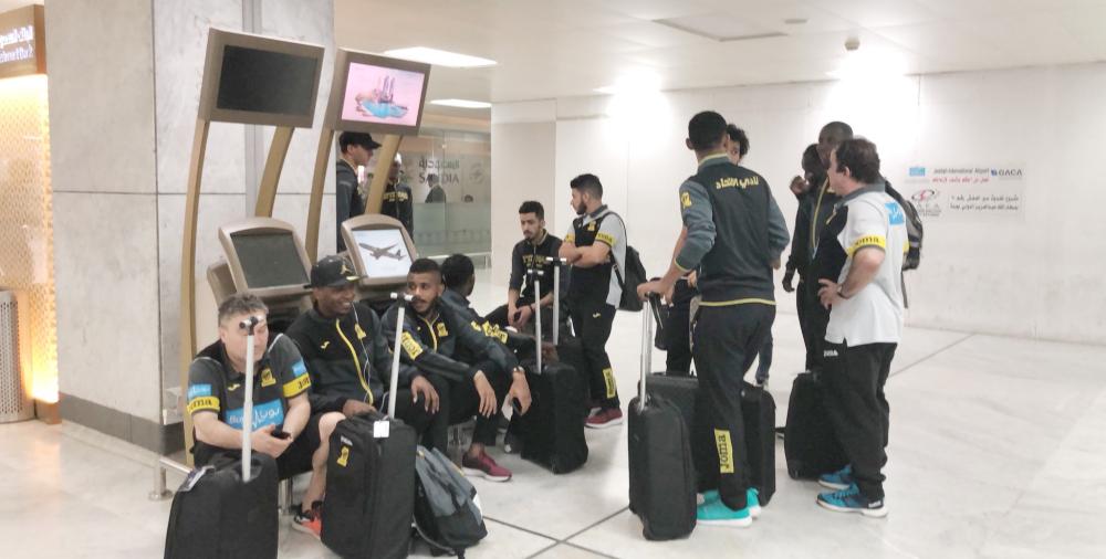 



لاعبو الاتحاد في مطار الملك عبدالعزيز بجدة.