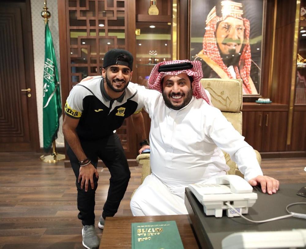 آل الشيخ مستقبلا لاعب الاتحاد عبدالرحمن الغامدي