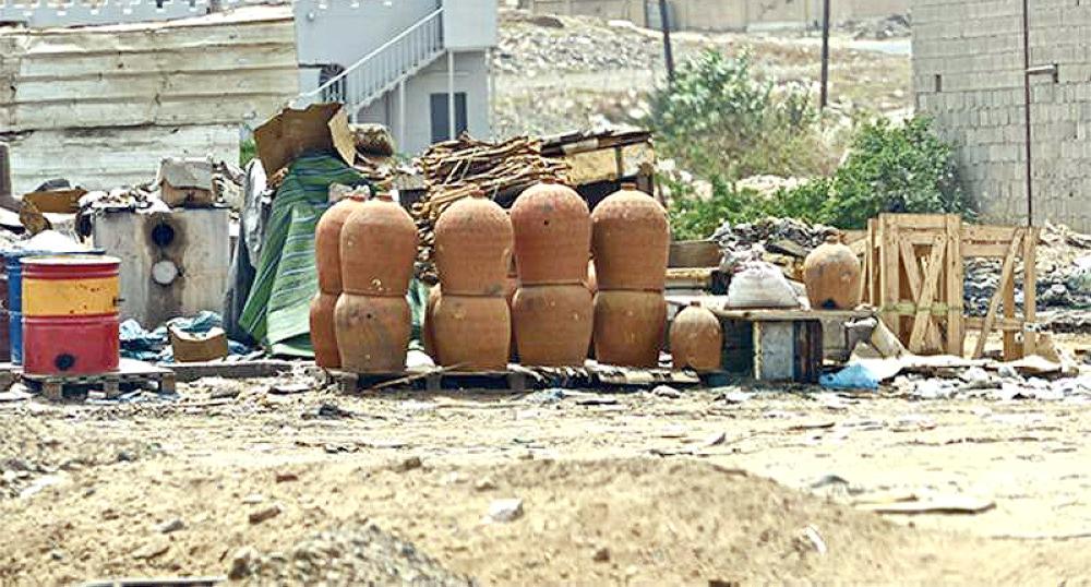 



أوانٍ فخارية تستخدم لصناعة «المغش».