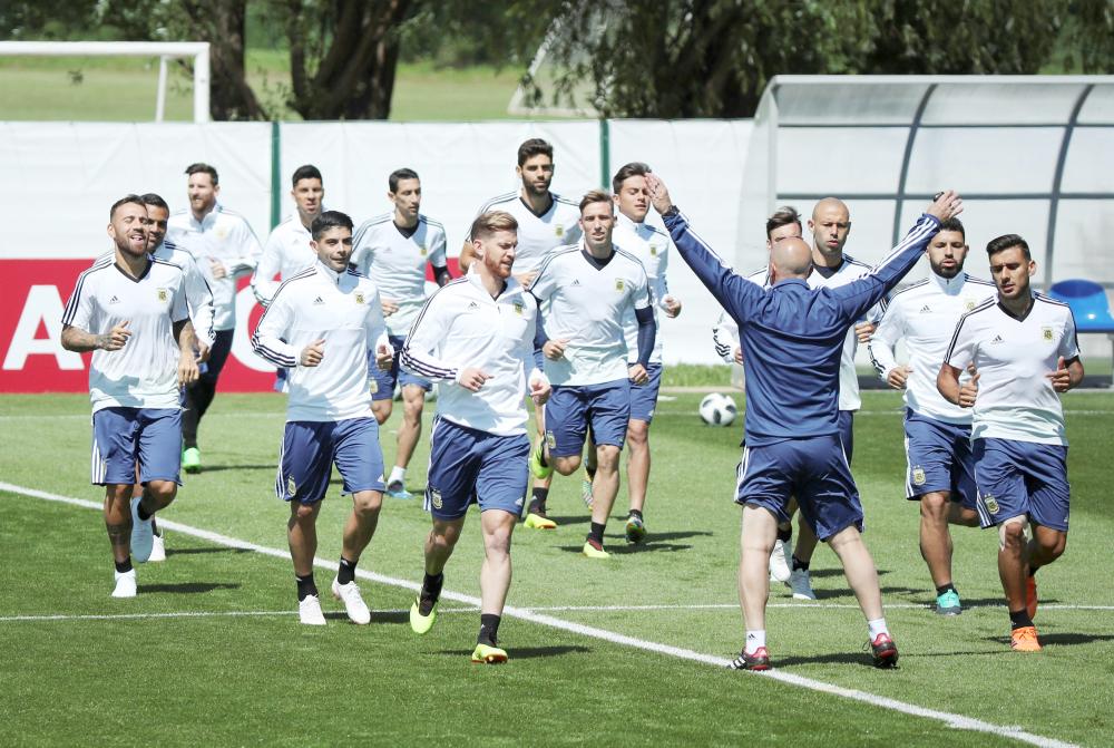 Soccer Football - World Cup - Argentina Training - Bronnitsy, Moscow Region, Russia - June 15, 2018. Team members attend a training session. REUTERS/Albert Gea