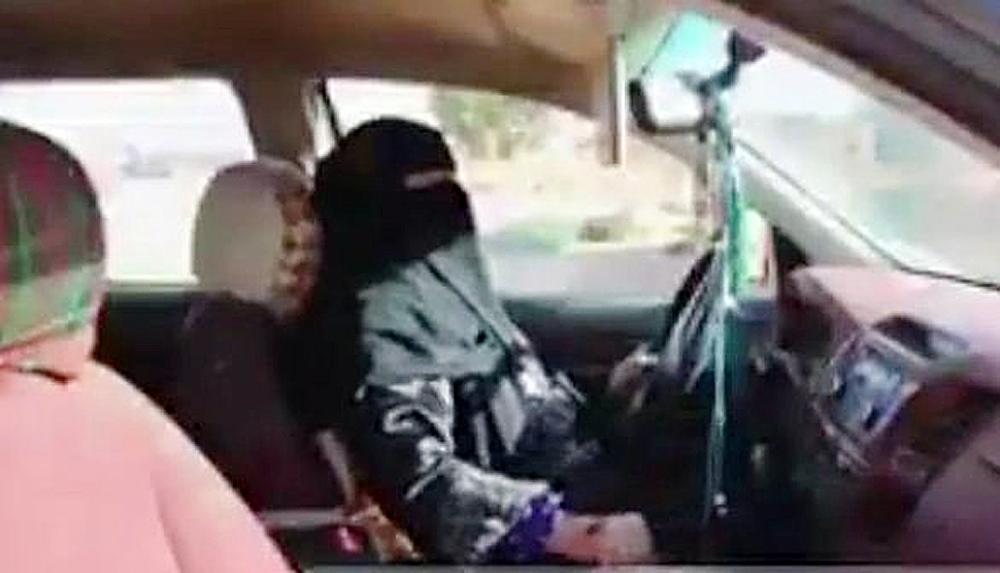 ايجابيات قيادة المرأة للسيارة في السعودية