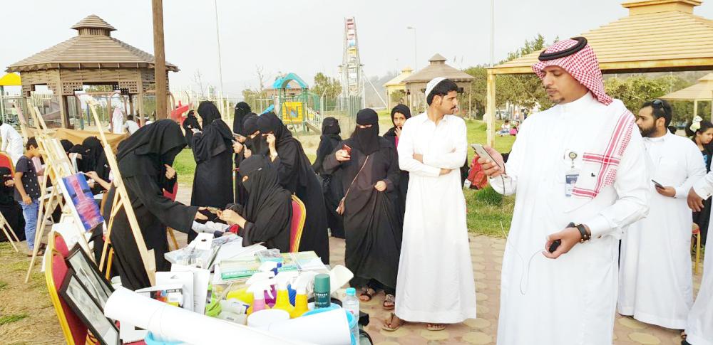 



مدير المركز الإعلامي في محافظة بني حسن يتعرض للطرد والمنع.