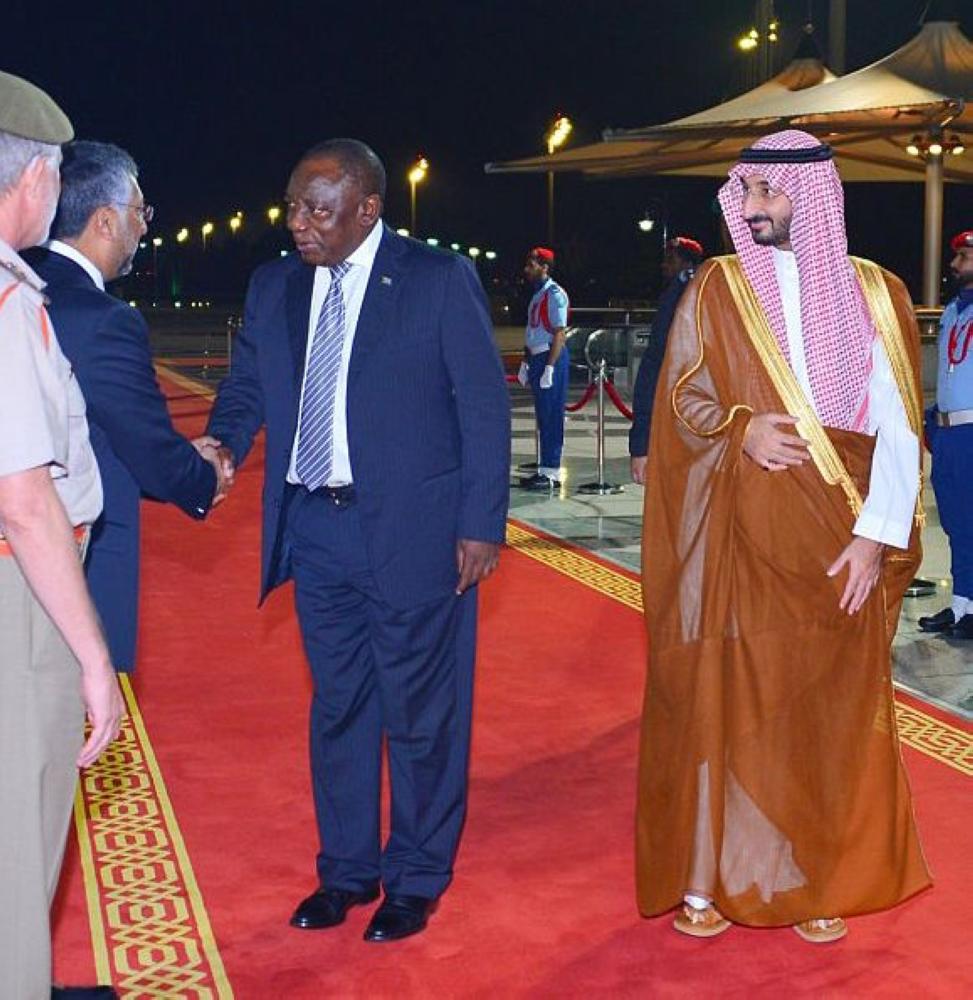 At King Abdulaziz International Airport, he was received by Prince Abdullah bin Bandar bin Abdul Aziz, Deputy Governor of Makkah Region, Minister of State for African Countries' Affairs Ahmed Qattan, the accompanying minister, and other officials.