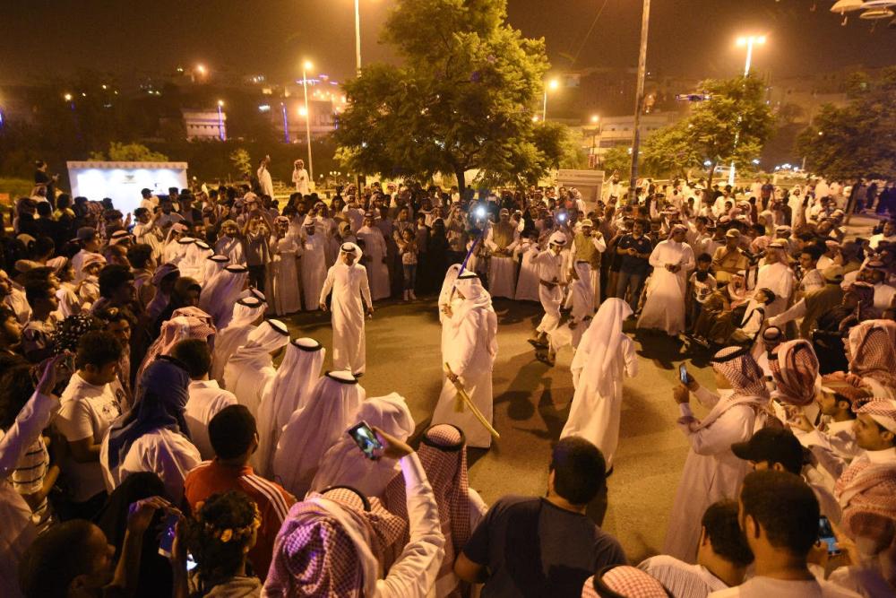 



 حضور جماهيري غفير لفعاليات شارع الفن.