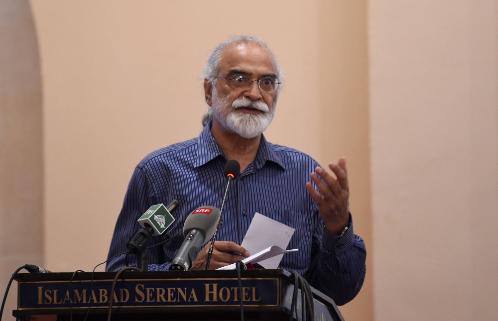 Sarwar Bari, Secretary General of Free and Fair Election Network (FAFEN), a non-profit NGO committed for “Open Parliament, Good Governance and Fair Elections in Pakistan speaks during a press conference at a hotel in Islamabad on July 27, 2018. / AFP / WAKIL KOHSAR
