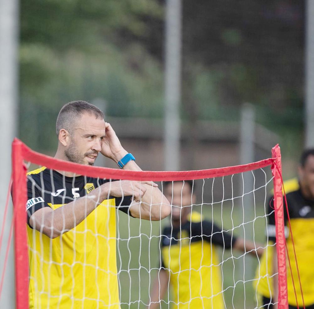 



الأسترالي ماثيو مدافع الاتحاد.