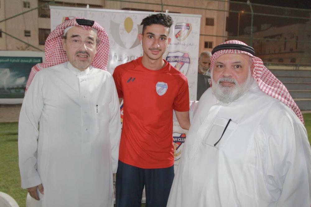  مع اللاعب اليزيد حسان