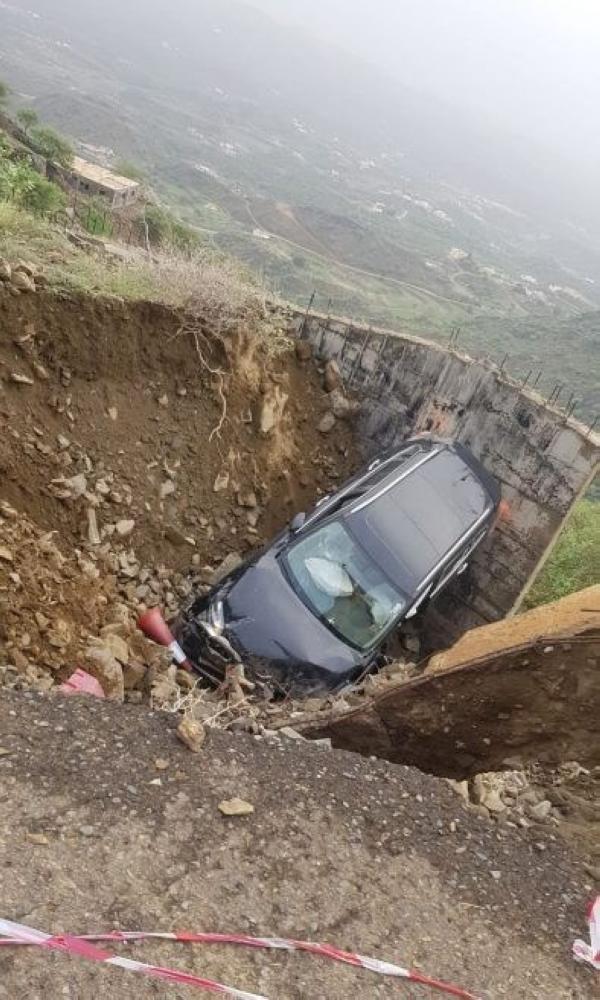 



المركبة بعد الحادث .