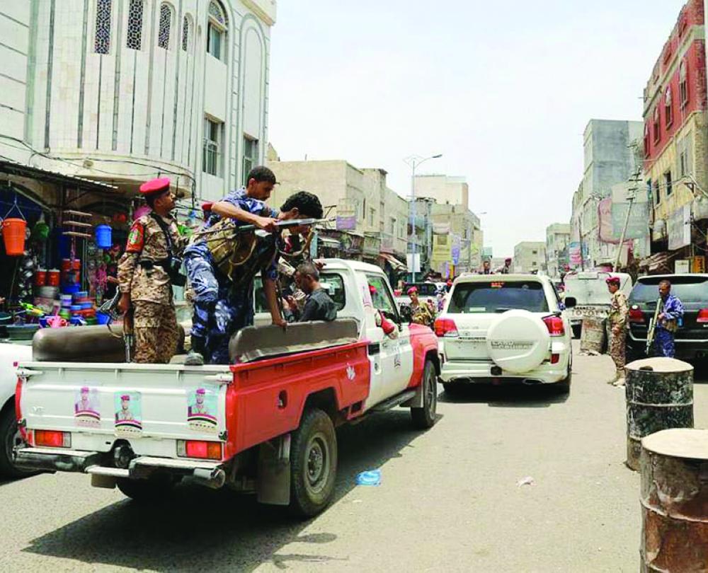 



الشرطة العسكرية في تعز أثناء الانتشار الأمني أمس.  (تصوير: أحمد الباشا)