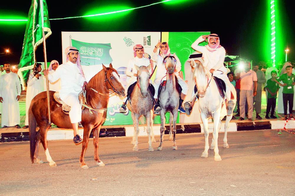 





الفرسان في الاحتفال. (عكاظ)