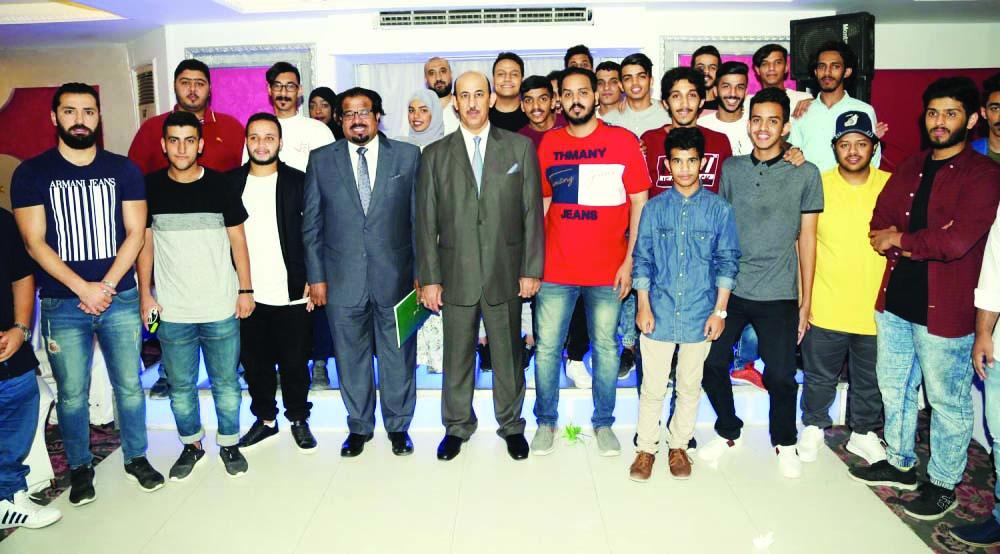 



الملحق الثقافي يلتقي الدارسين السعوديين في جامعة طنطا.