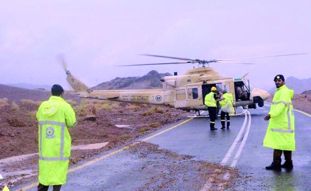 



طائرة تابعة لقاعدة الملك فيصل خلال نقل حالات محتجزة.