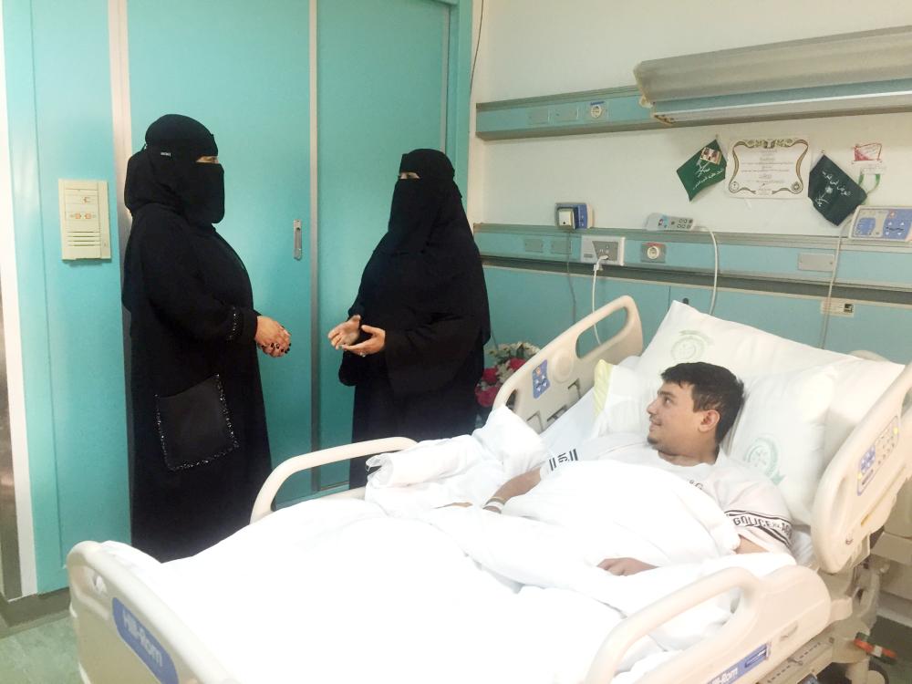 



سيلة حدادي تتحدث للزميلة أمل السعيد.