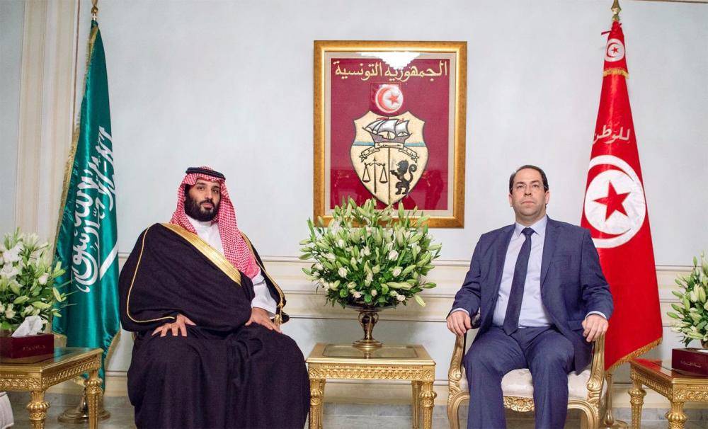 



الأمير محمد بن سلمان ملتقيا رئيس الحكومة التونسية. 