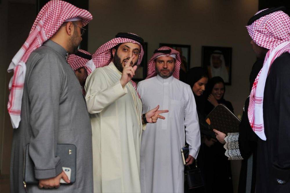 تركي آل الشيخ يجتمع بمنسوبي هيئة الترفيه ويناقش روزنامة الفعاليات المستقبلية أخبار السعودية 