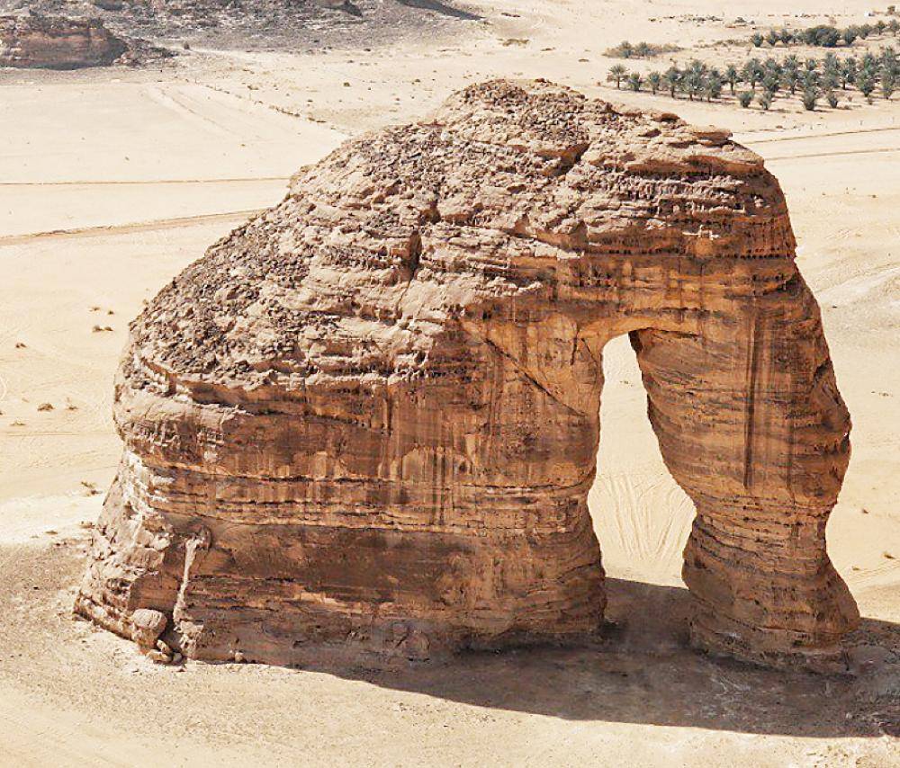 



جبل الفيل الشهير في مدائن صالح.