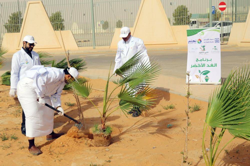 



مشاركون في «الغد الأخضر» بالخرج. (عكاظ)