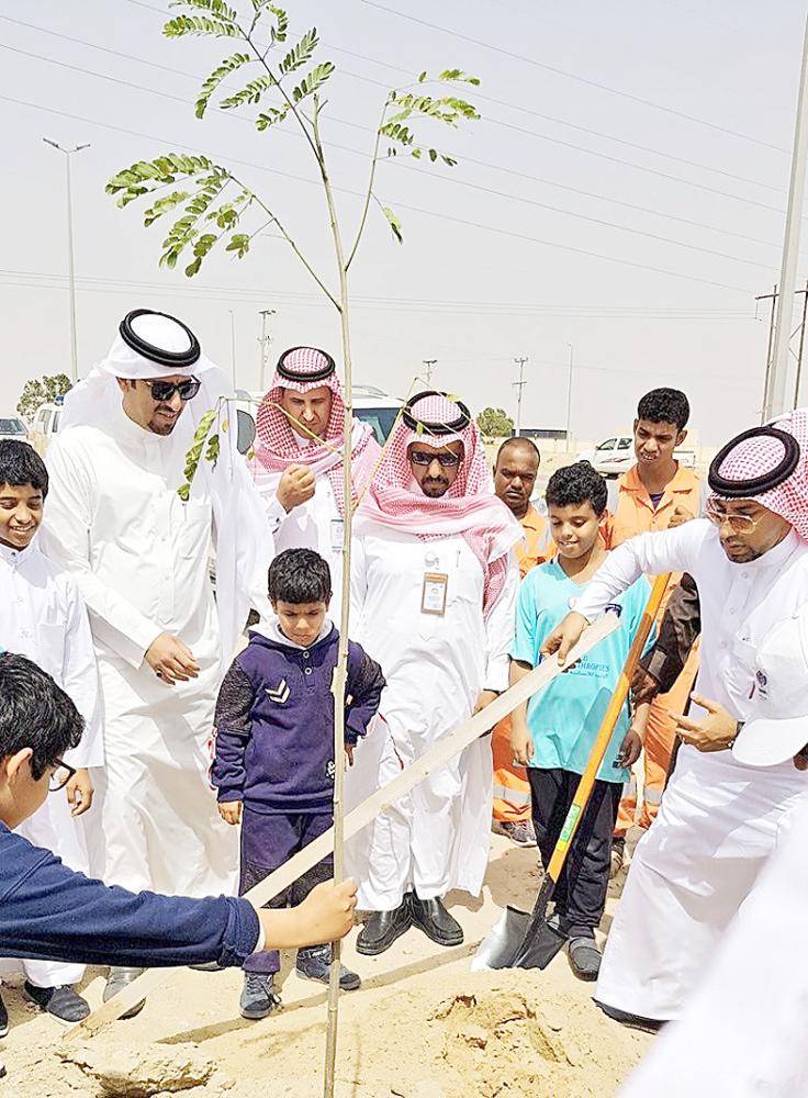 





الخريف والرجباني في الفعالية. 