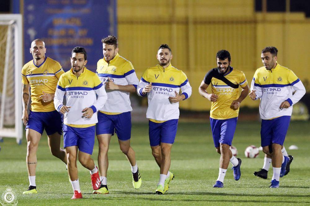 



لاعبو النصر في تدريب لياقي قبل لقاء القمة.