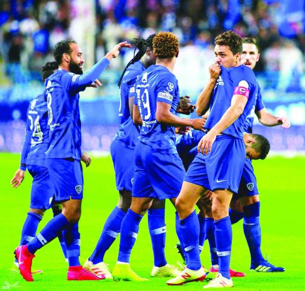 



هل يخطف الهلال الدوري؟