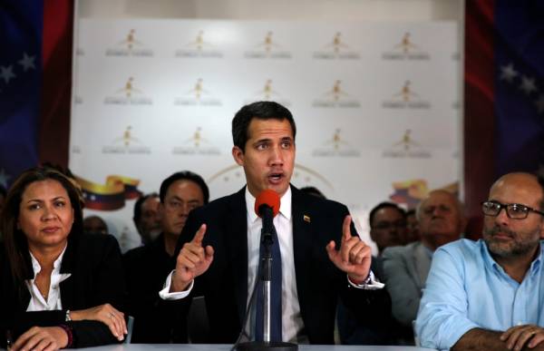 Venezuelan opposition leader Juan Guaido, who many nations have recognised as the country's rightful interim ruler, speaks during a news conference in Caracas, Venezuela, May 14, 2019. REUTERS/Manaure Quintero NO RESALES. NO ARCHIVES