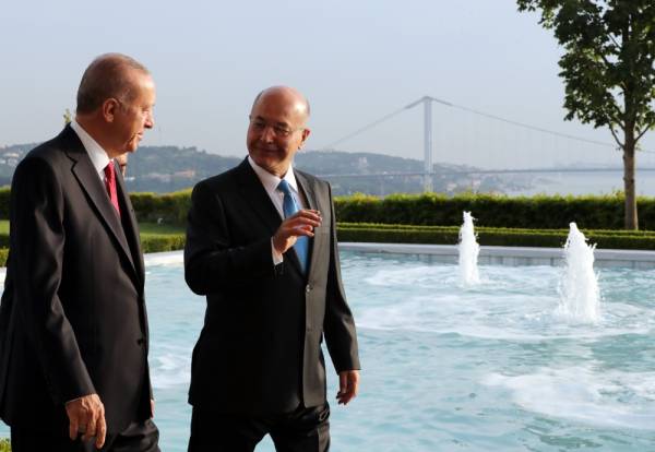 President of Turkey Recep Tayyip Erdogan meets President of Iraq Barham Salih (R) at Vahdettin Pavilion in Istanbul, Turkey on May 28, 2019. AFP/TURKISH PRESIDENTIAL PRESS SERVICE /HANDOUT - RESTRICTED TO EDITORIAL USE - MANDATORY CREDIT «AFP PHOTO / TURKISH PRESIDENTIAL PRESS SERVICE» - NO MARKETING - NO ADVERTISING CAMPAIGNS - DISTRIBUTED AS A SERVICE TO CLIENTS / AFP / TURKISH PRESIDENTIAL PRESS SERVICE / HANDOUT / RESTRICTED TO EDITORIAL USE - MANDATORY CREDIT «AFP PHOTO / TURKISH PRESIDENTIAL PRESS SERVICE» - NO MARKETING - NO ADVERTISING CAMPAIGNS - DISTRIBUTED AS A SERVICE TO CLIENTS 