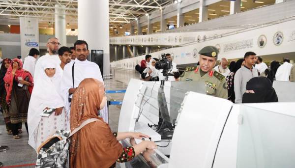 



اليحيى متفقداً العمل في صالات الحج والعمرة بمطار الملك عبدالعزيز بجدة.